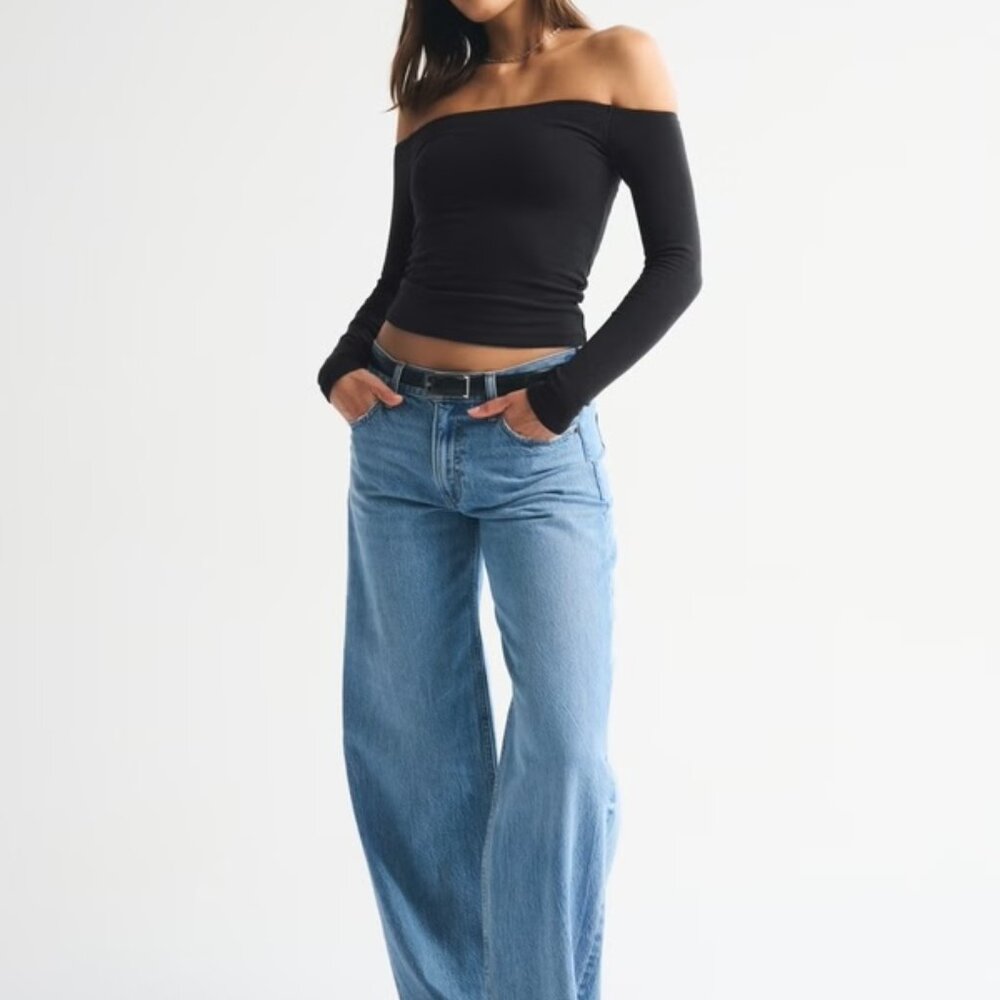 Bra-Free Off-The-Shoulder Long-Sleeve Top - Picture 4 of 4